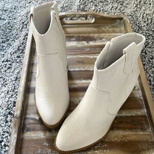 Dirty Laundry Unite Western Boot